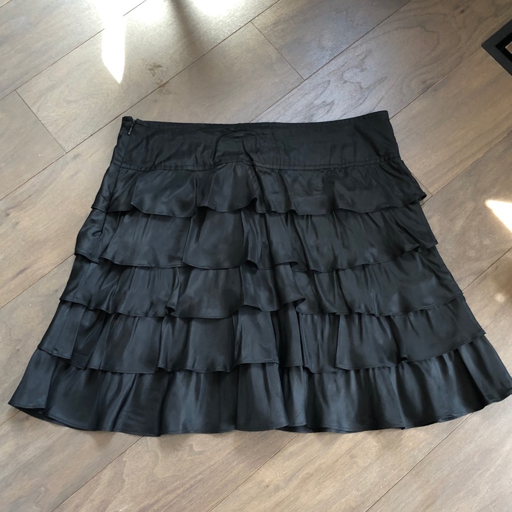 BLACK RUFFLE SKIRT - Picture 2 of 3